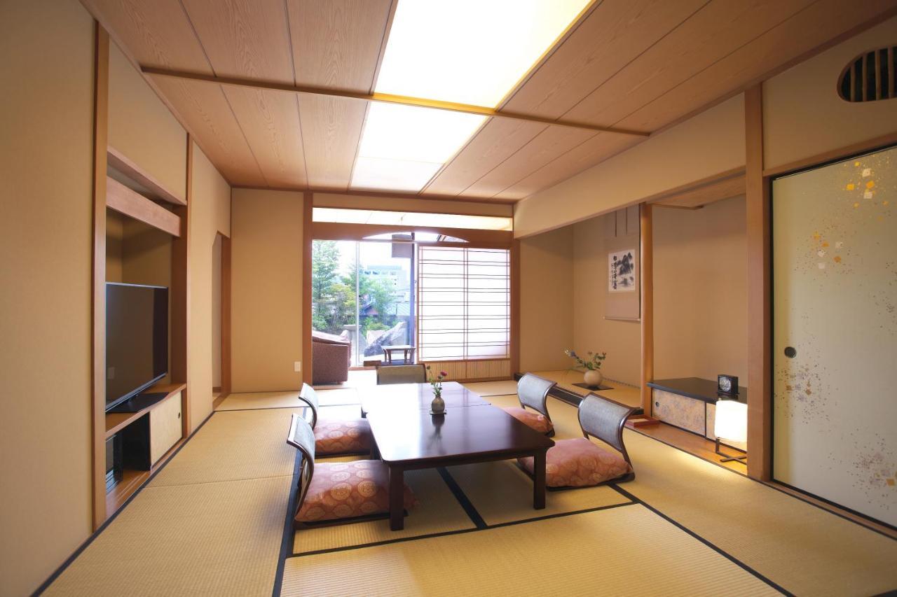 Hotel Honjin Hiranoya Kachoan Takayama  Esterno foto