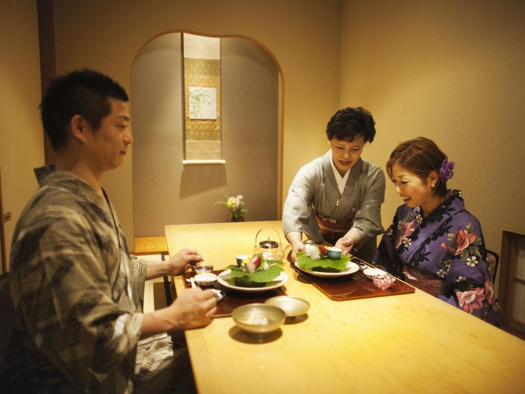 Hotel Honjin Hiranoya Kachoan Takayama  Esterno foto