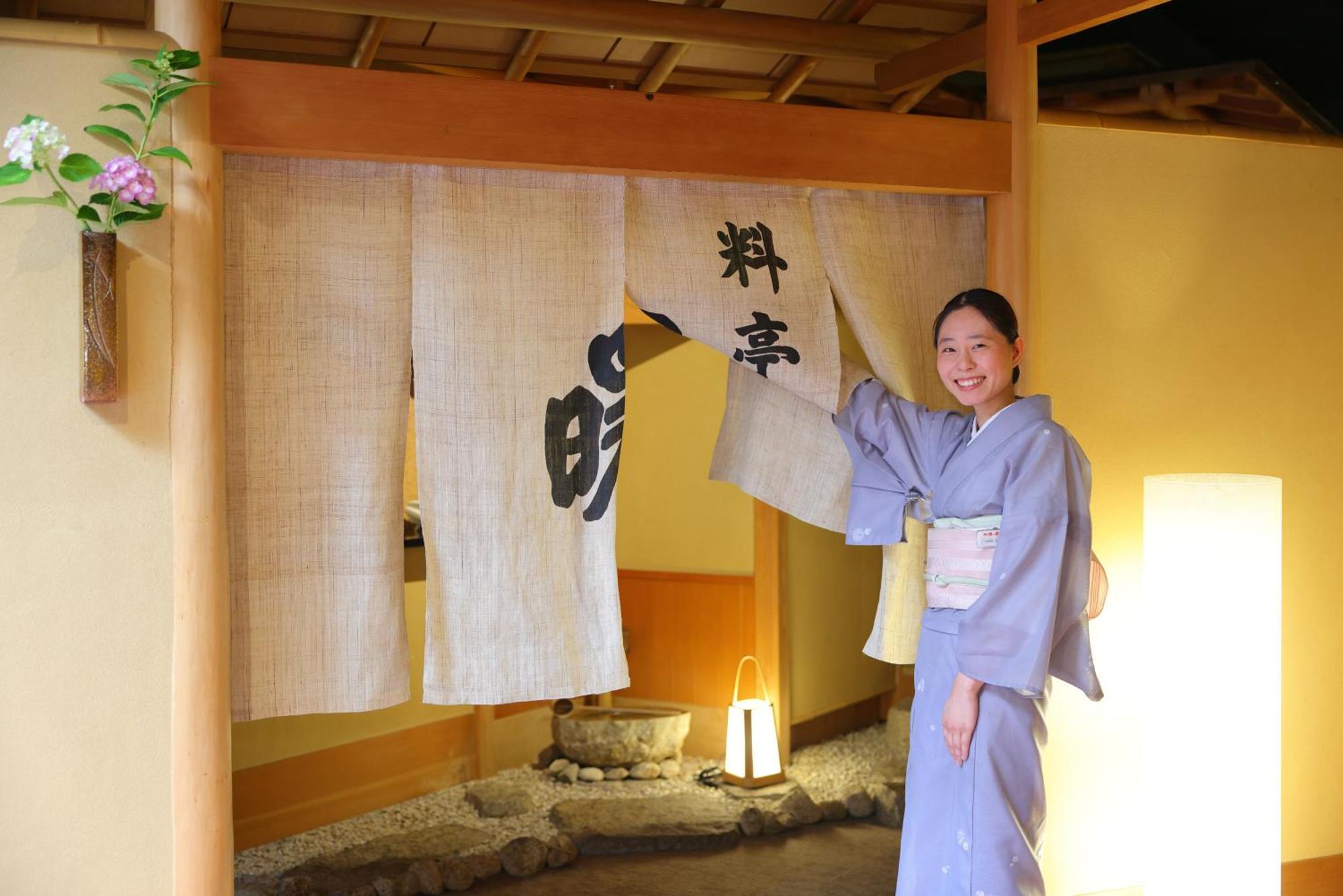 Hotel Honjin Hiranoya Kachoan Takayama  Esterno foto